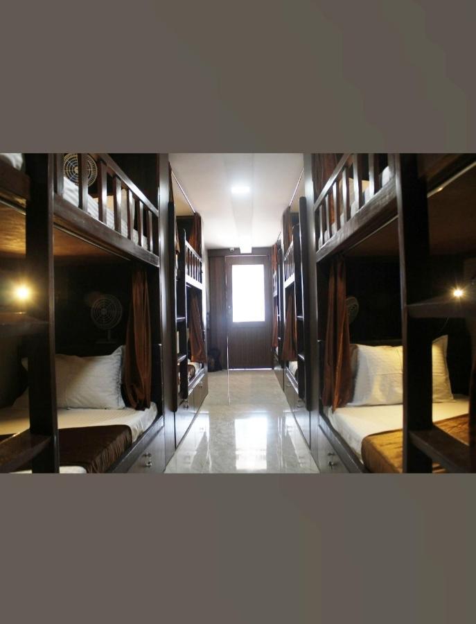 Awesome Dormitory Male Only Мумбаи Экстерьер фото